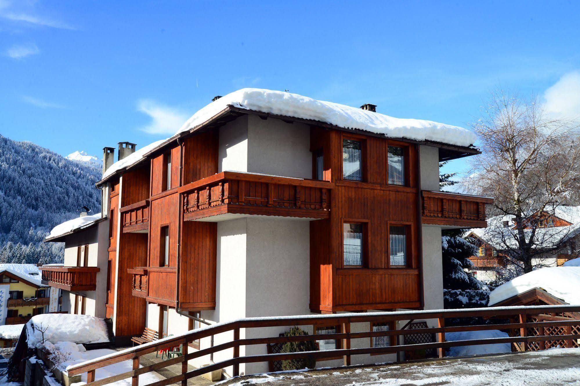 Residence Marisol Camere & Appartamenti - Mezzana Centre Eksteriør billede